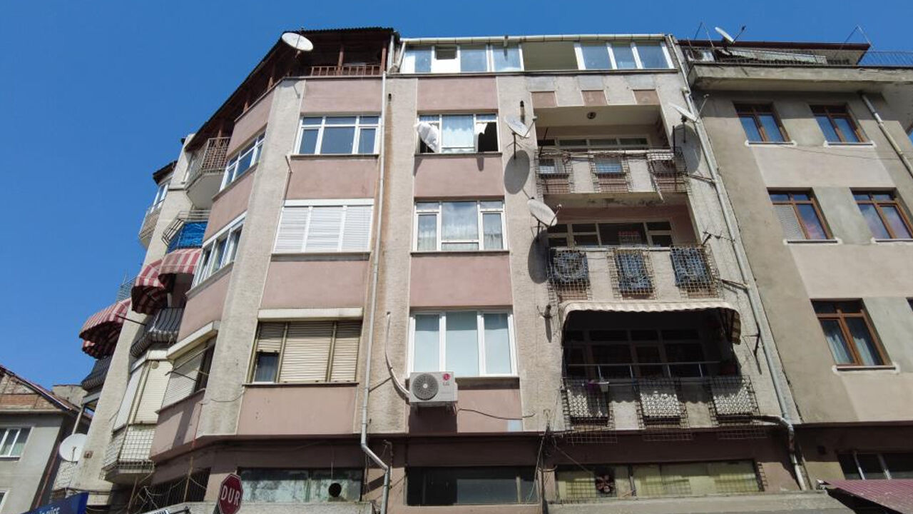 Edirne'de yürekler ağza geldi! Kolonları patlayan bina tahliye edildi... İddia ise çok vahim - 1. Resim