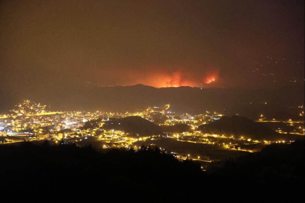 Komşuda çıkan yangın Türkiye'ye sıçradı! Sınır hattından alevler yükseliyor - 2. Resim