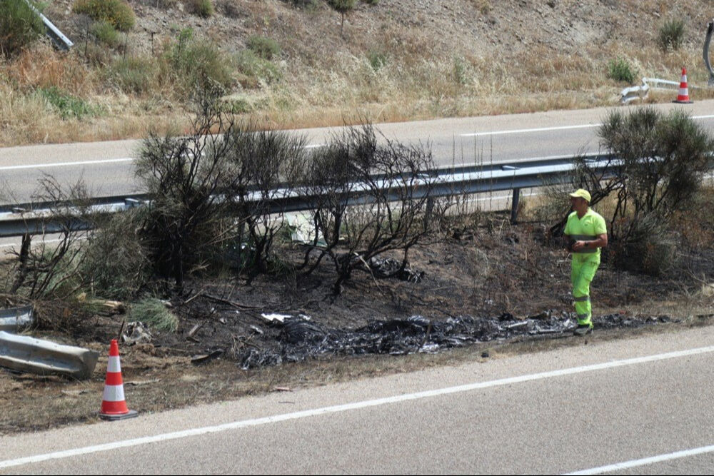 Küle dönen lüks araçta can vermişti! Ünlü futbolcu için inanılmaz jest - 2. Resim