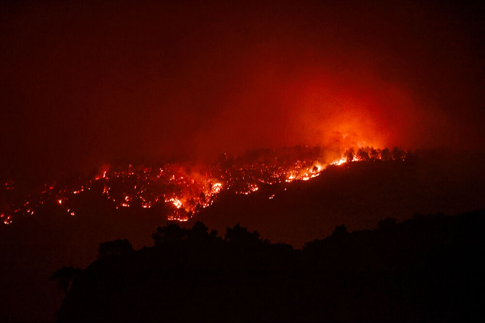 Mersin Silifke'deki orman yangını söndürüldü mü? Validen açıklama var, tahliyeler başladı - 1. Resim