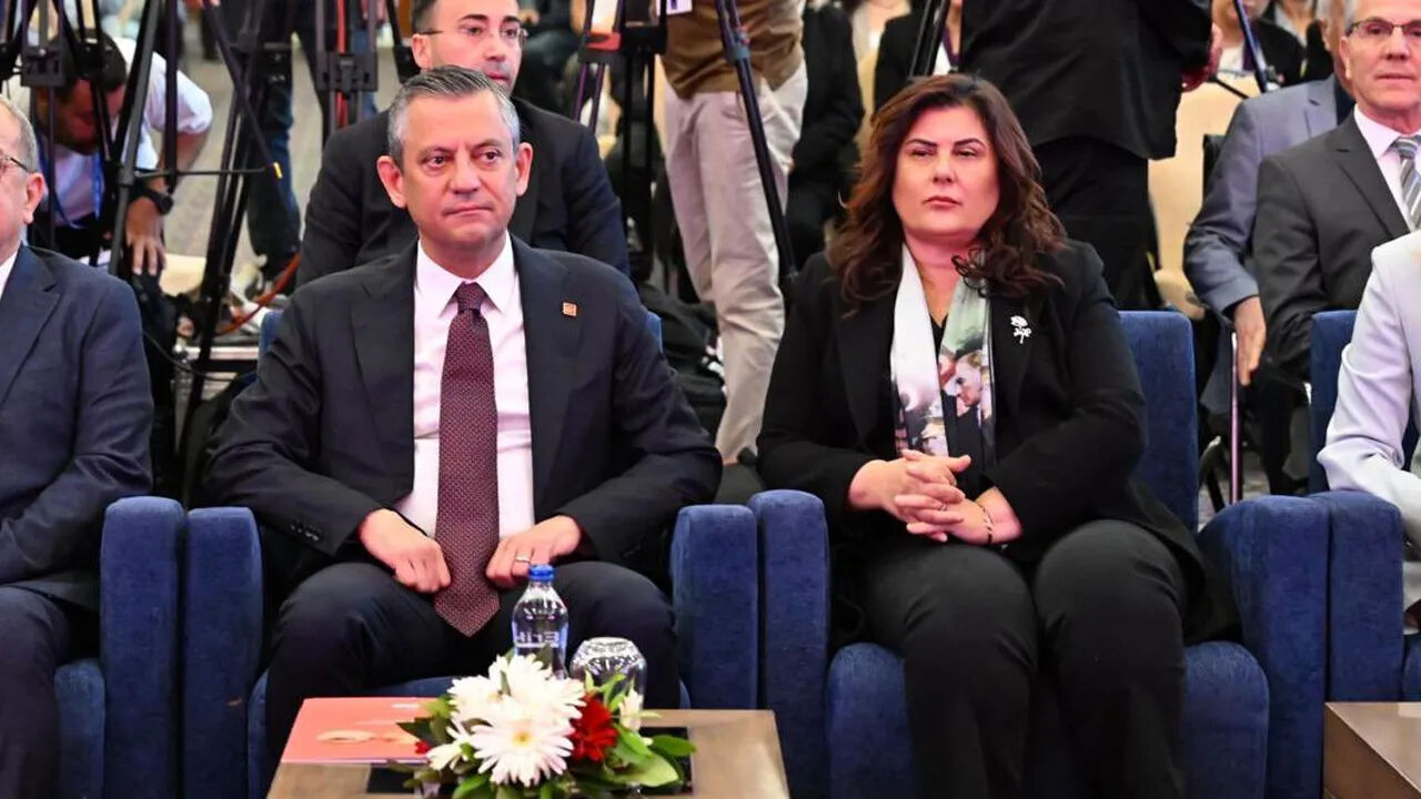 Özlem Çerçioğlu CHP'den istifa etti! Sessizliğini bozduğu açıklaması çok konuşulur - 2. Resim