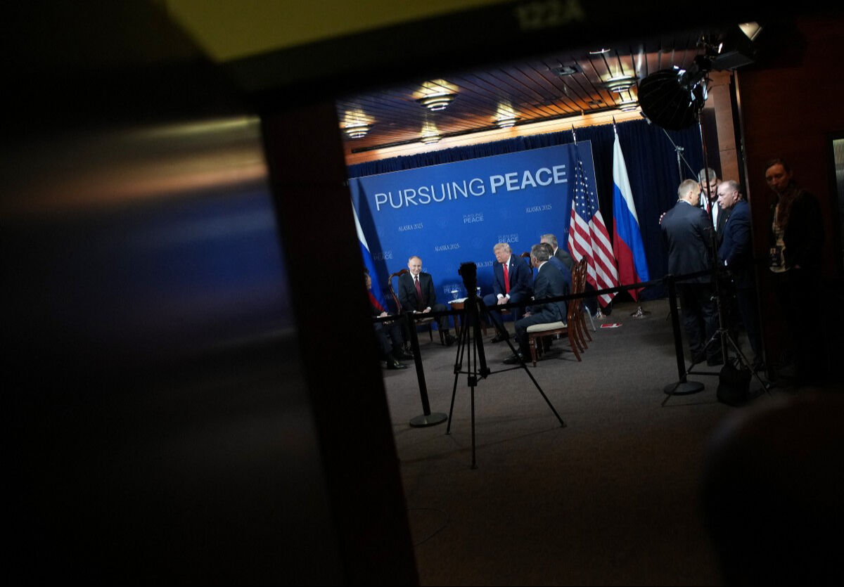 Alaska'da Putin'e zor sorular!