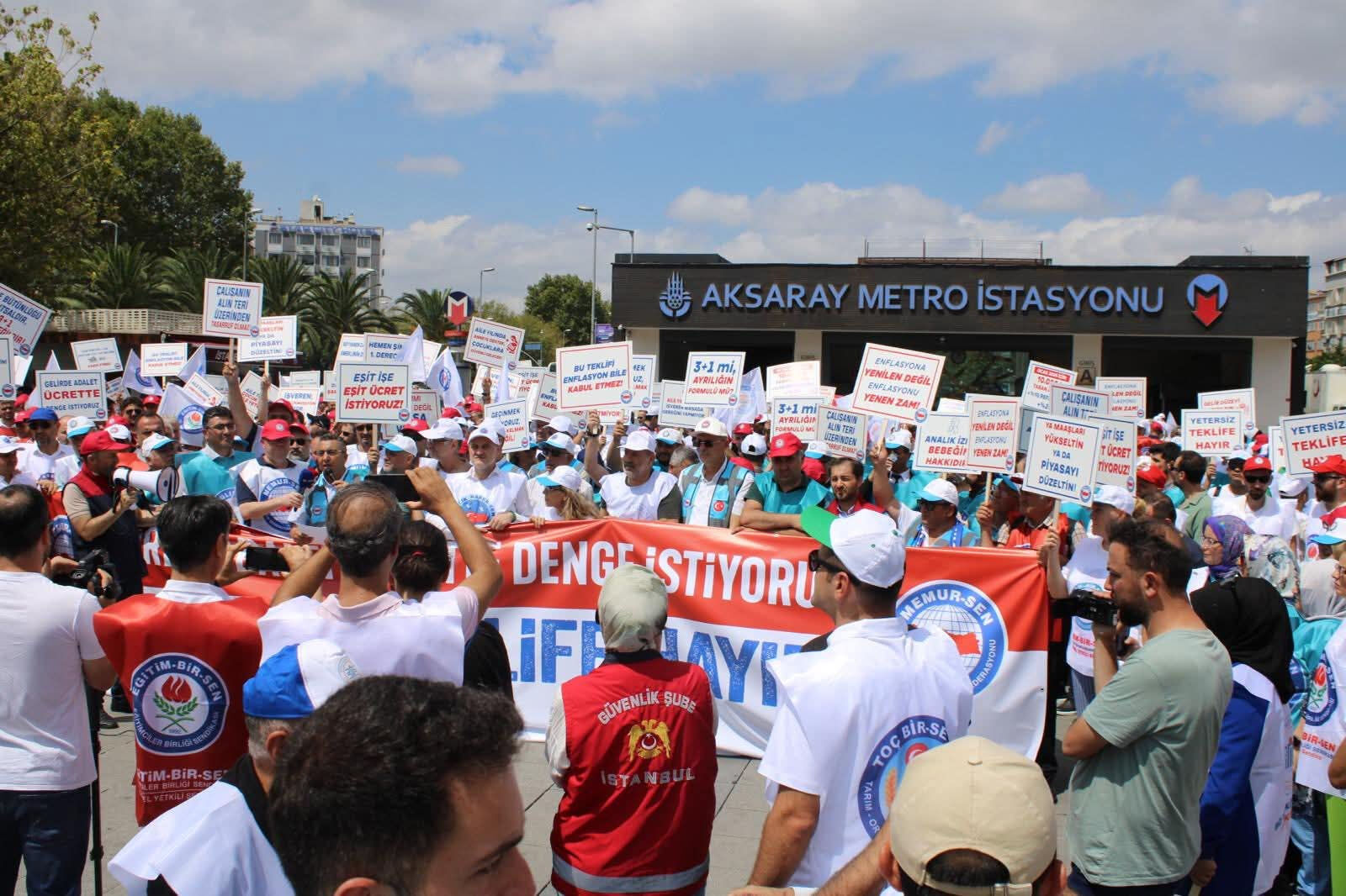 Okmeydanı Cemil Taşcıoğlu Hastanesi çalışanları, Memur-Sen ve Sağlık-Sen İstanbul şubelerinden ortak basın açıklaması: Kararlılığımızı göstermek için buradayız - 1. Resim