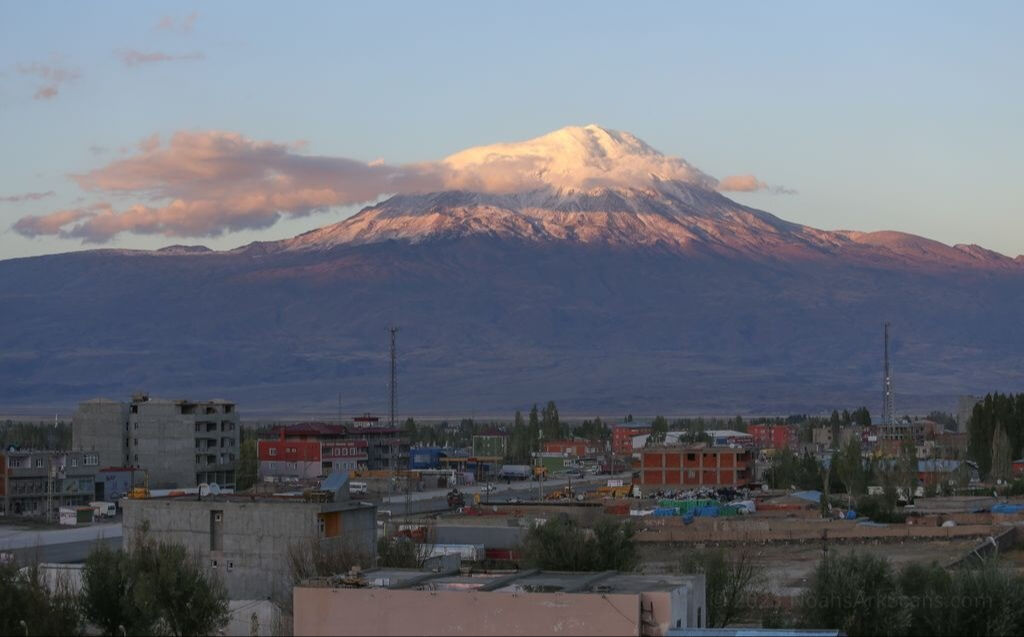 Tarımı da turizmi de bitirecek tehlike! Uzmanlar tarih verdi: Ağrı Dağı takke buzulunu kaybediyor - 7. Resim