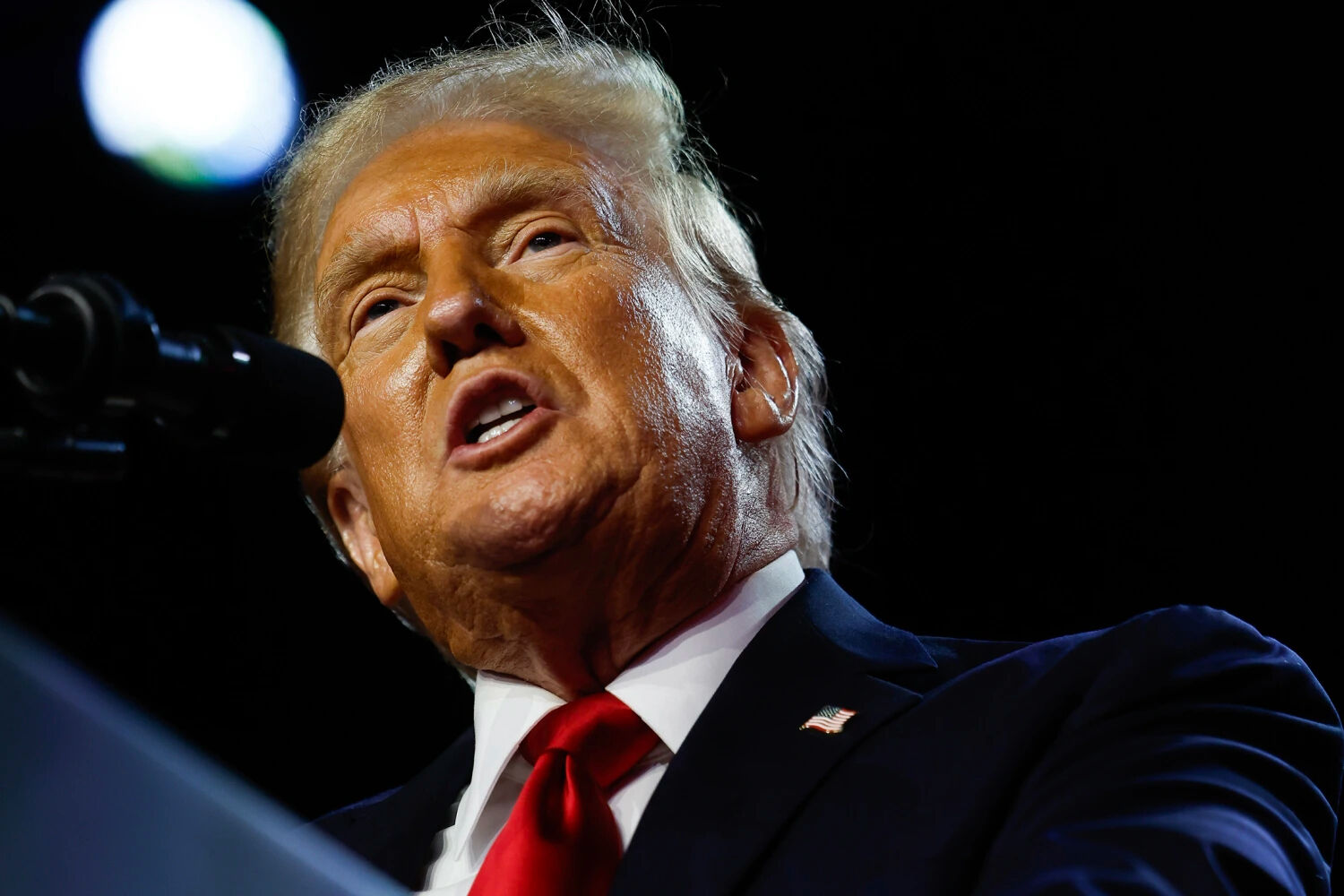 Trump, tarihi görüşme öncesi Putin'e sinyali verdi!