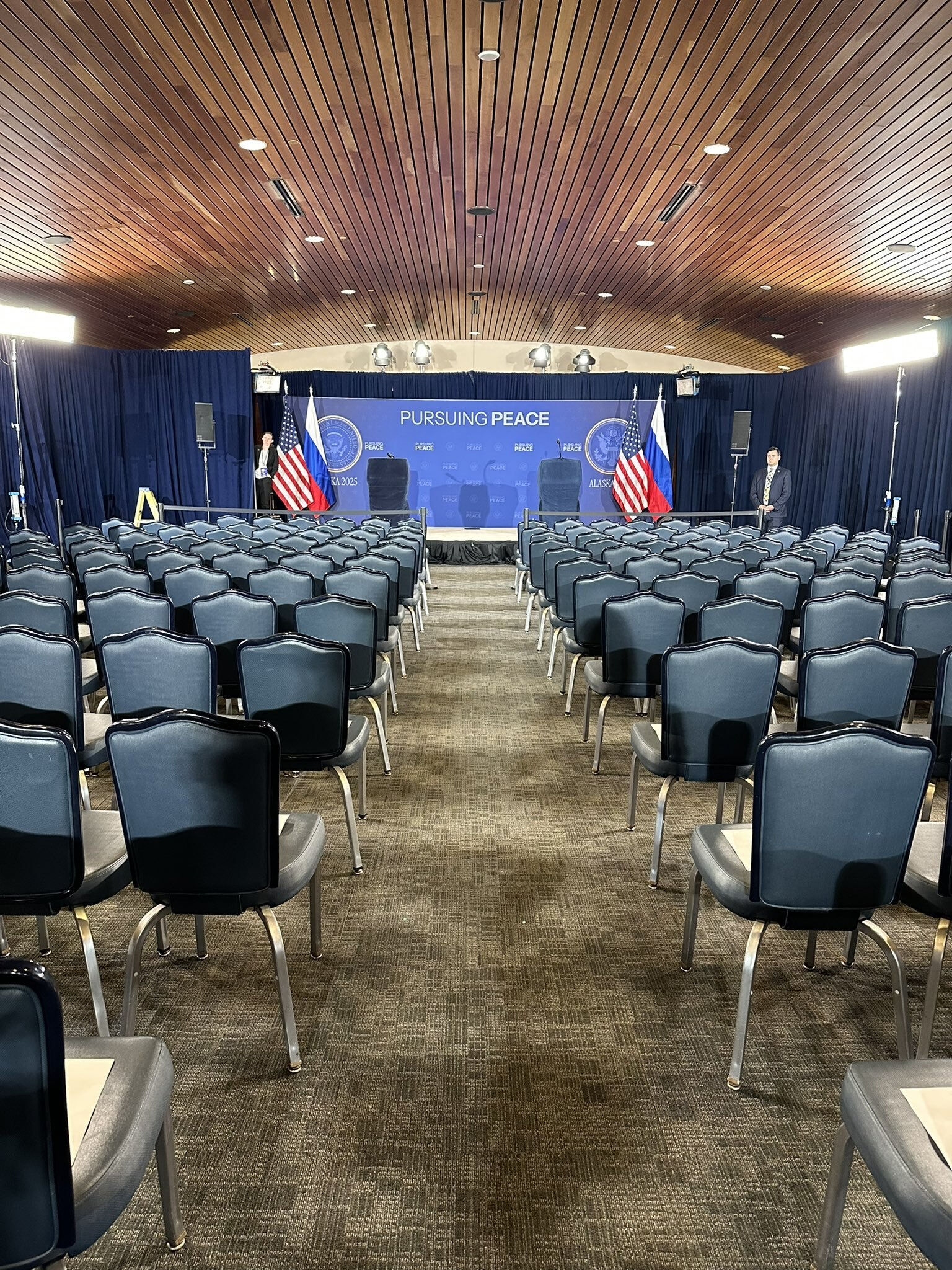 Alaska'da barış kapısı açık bırakıldı! Trump-Putin zirvesinin 2. ayağı için Moskova işaret edildi