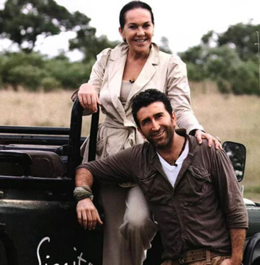 Ünlü yazar hayatını kaybetti! Acı haberi tecrübeli gazeteci duyurdu - 1. Resim