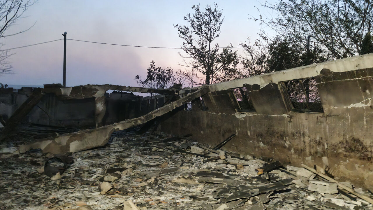 5 ilde ciğerlerimiz yanıyor! Büyük orman yangınının dumanı komşu kentin üzerini kapladı - 1. Resim