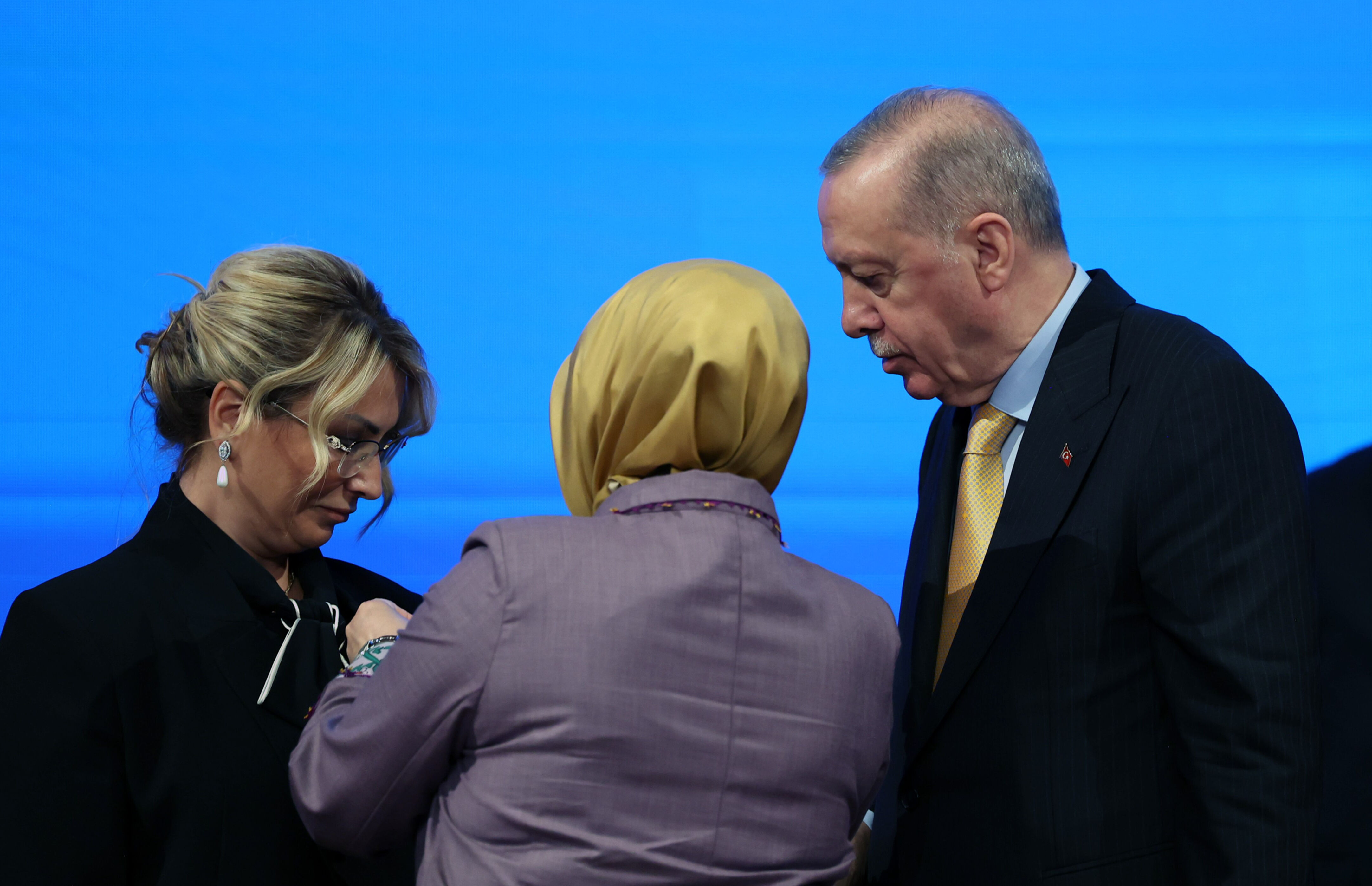 AK Parti'ye geçen belediye başkanından 'Erdoğan' jesti! Odasındaki detay dikkat çekti - 1. Resim