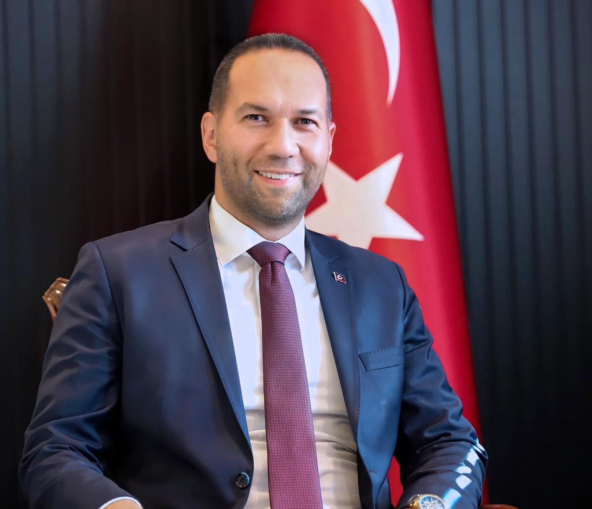 Artık iki kez düşünün! Aracının camından tükürdü cezayı yedi Niğde Belediye Başkanı Emrah Özdemir