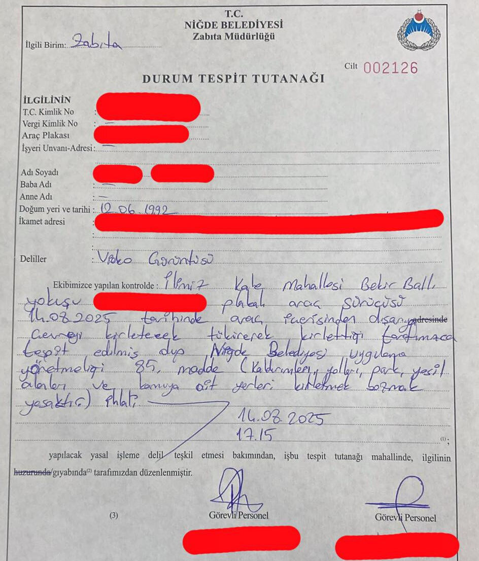 Artık iki kez düşünün! Aracının camından tükürdü cezayı yedi - 2. Resim