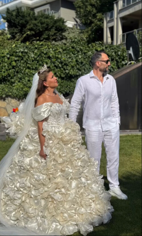 Astrolog Nuray Sayarı evlendi! Gelinliği sosyal medyanın diline düştü: Bakın eşi kim çıktı - 3. Resim