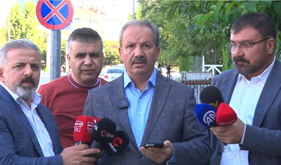 Ay&ccedil;i&ccedil;ek yağı, un, yumurta... Memur maaşına teklif edildi, 1.000 TL ile marketten aldıklarıyla tepki g&ouml;sterdiler - 1. Resim