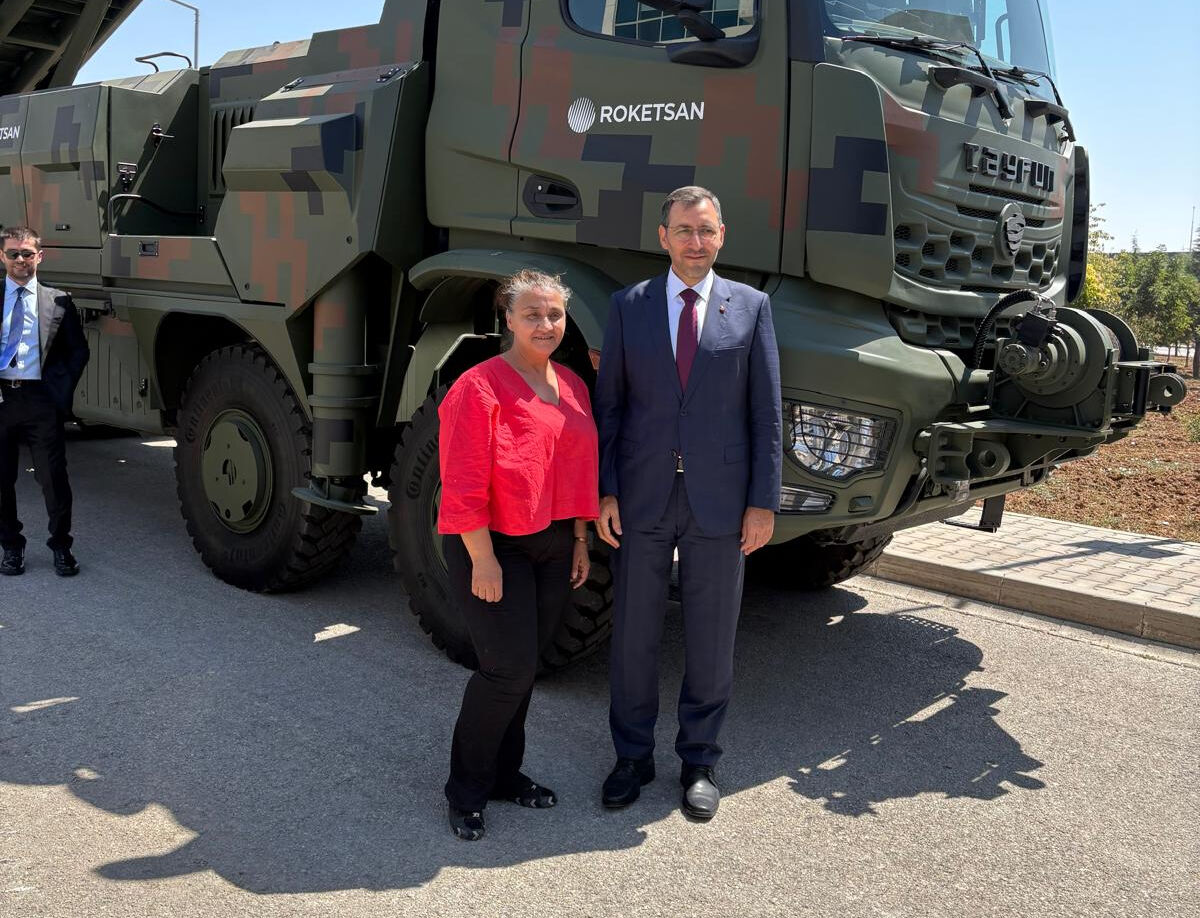 Çelik Kubbe sahaya indi! 