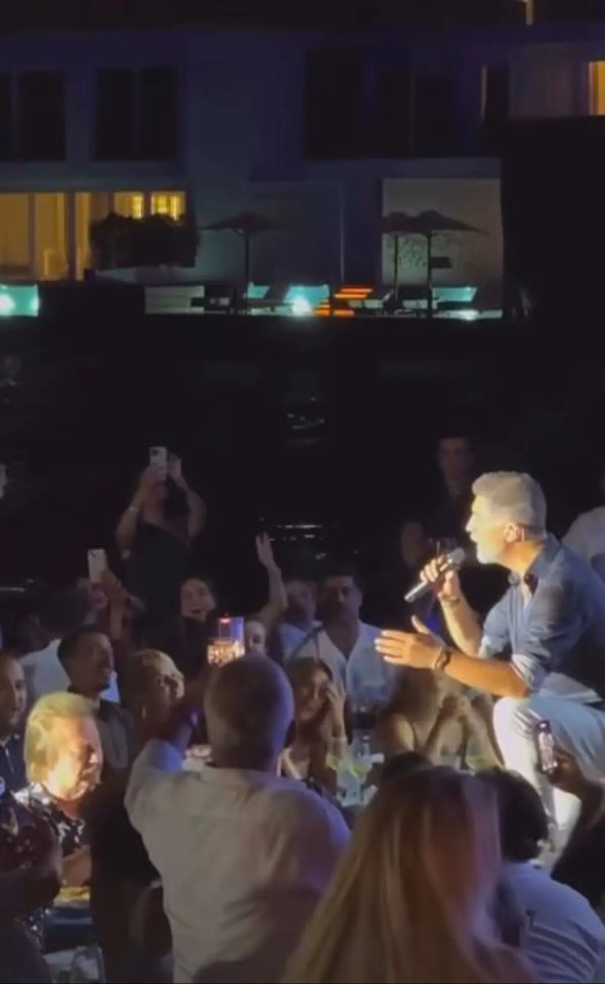 Özcan Deniz'den Orhan Gencebay'a büyük jest! Kısa sürede çok konuşuldu - 2. Resim