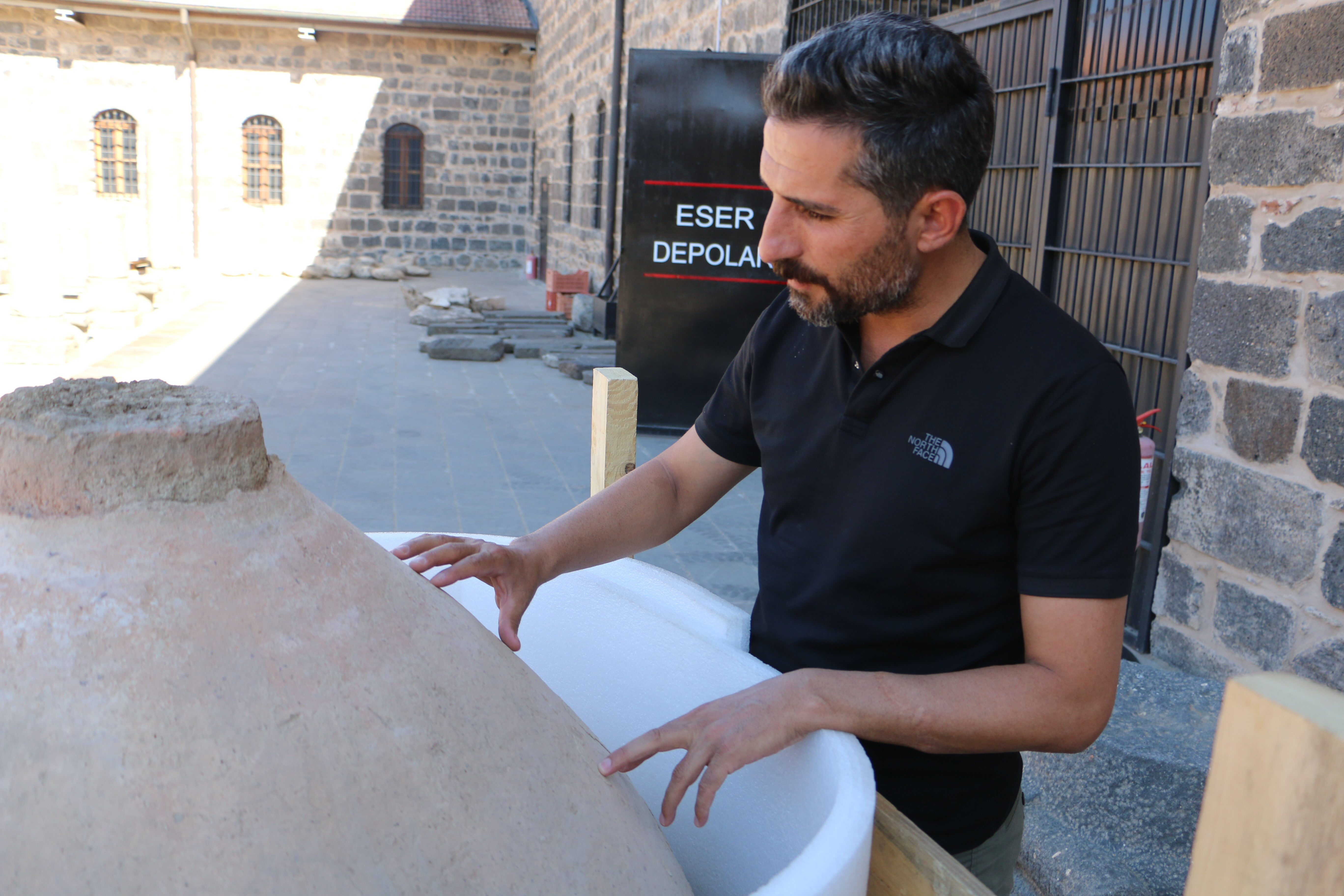 Eşi ölünce ihbar etti: Evinde kilolarca ağırlığında servet çıktı! Ekipler taşıyamadı... - 4. Resim