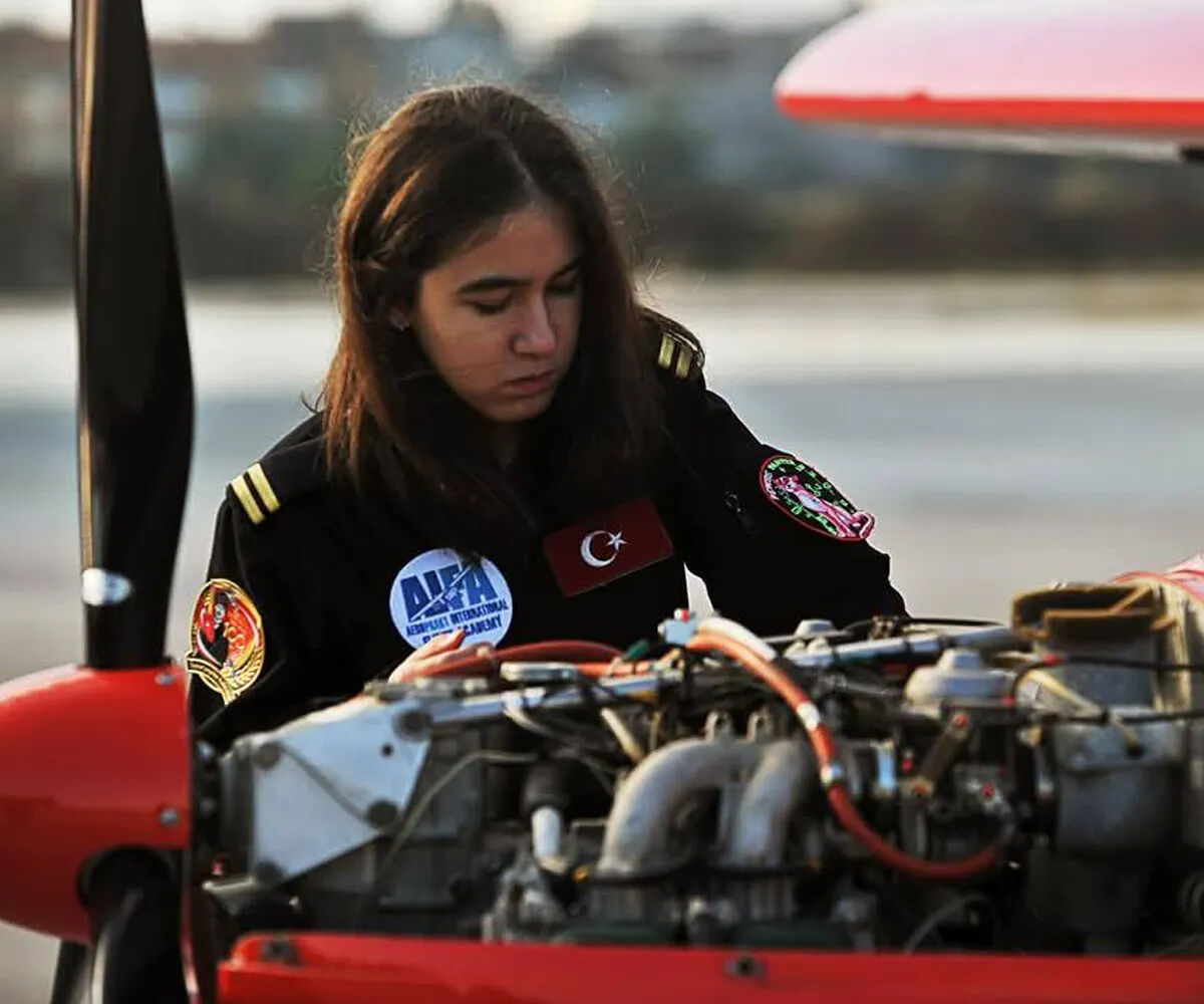 TIME dergisi yazdı: Türkiye’nin en genç pilotu Defne dünyaya ilham oldu - 3. Resim