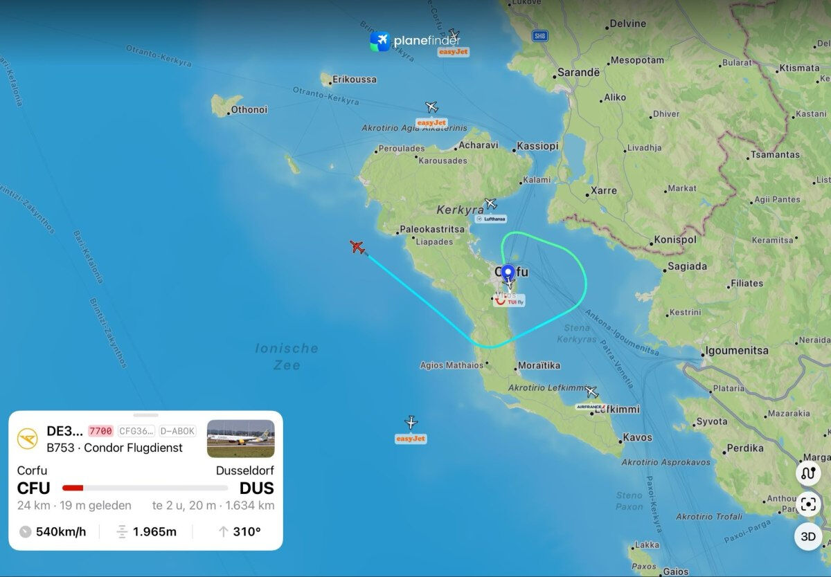 273 kişilik uçakta patlama! Motor havada alev aldı! - 1. Resim