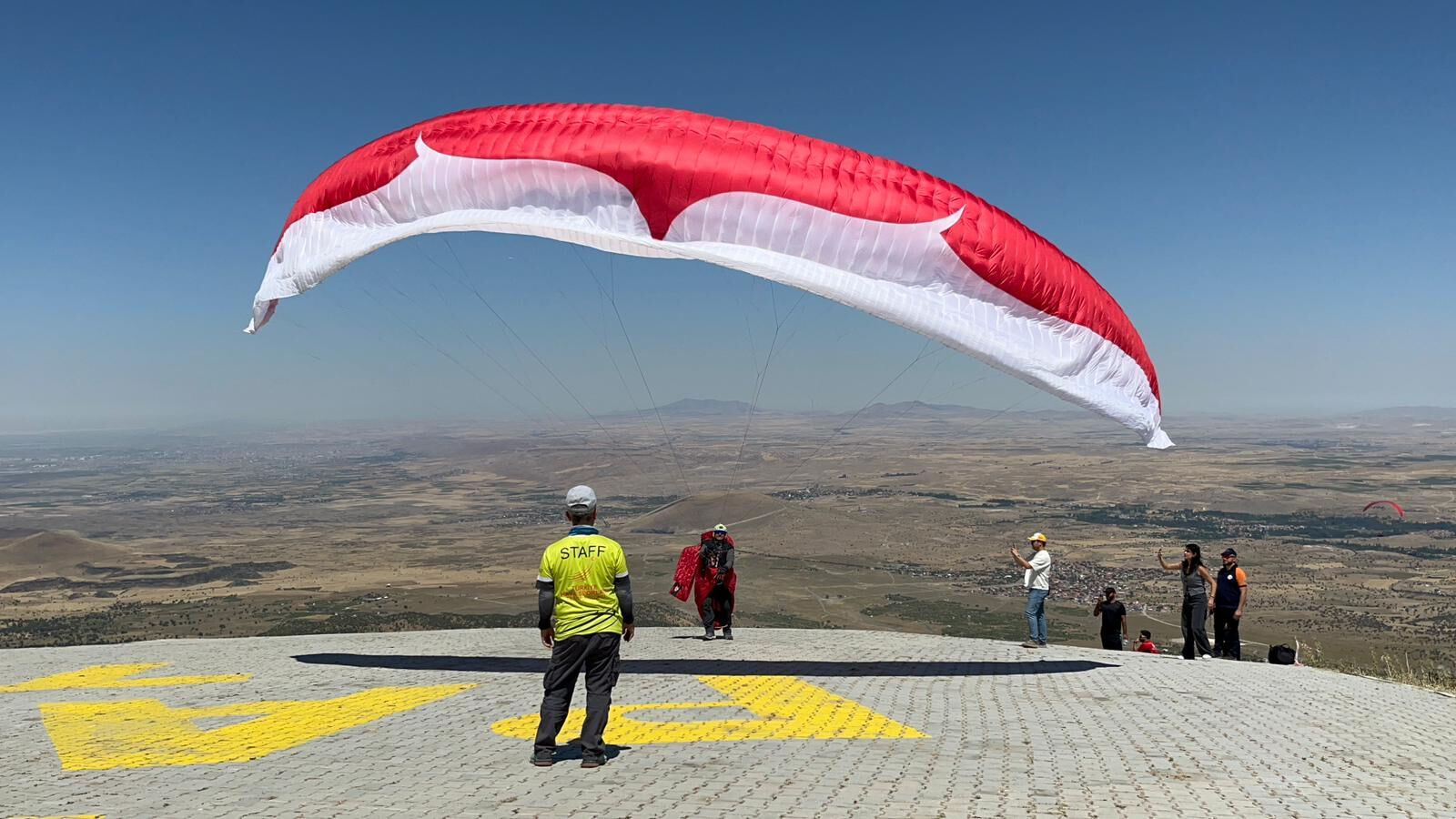 Aksaray'da Yamaç Paraşütü Dünya Kupası heyecanı! 35 ülkeden 150 sporcu katıldı - 1. Resim