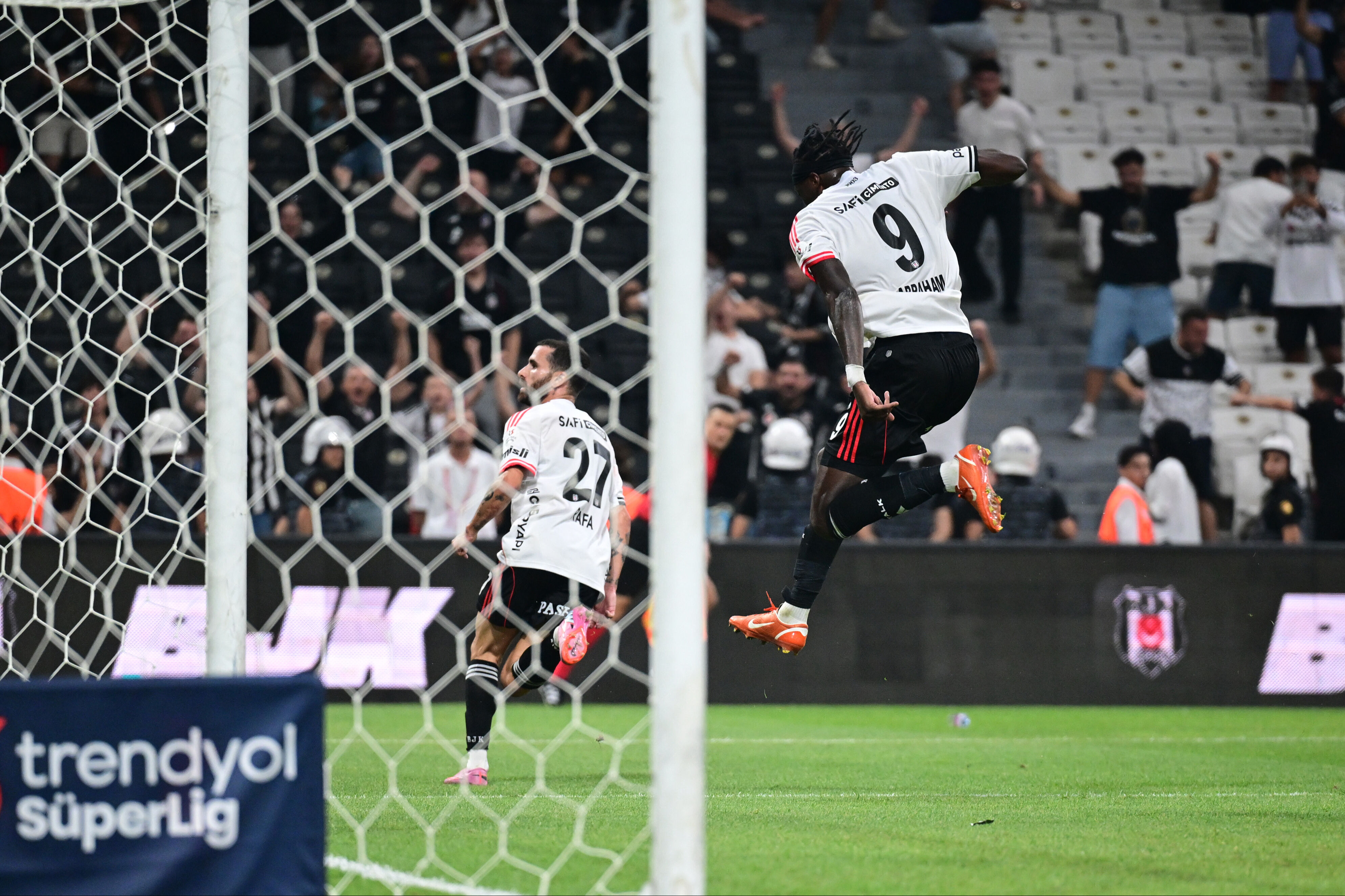 Beşiktaş'tan Eyüpspor'u yıkan gol! Kartal, Felipe'yi Rafa Silva ile geçmeyi başardı - 1. Resim