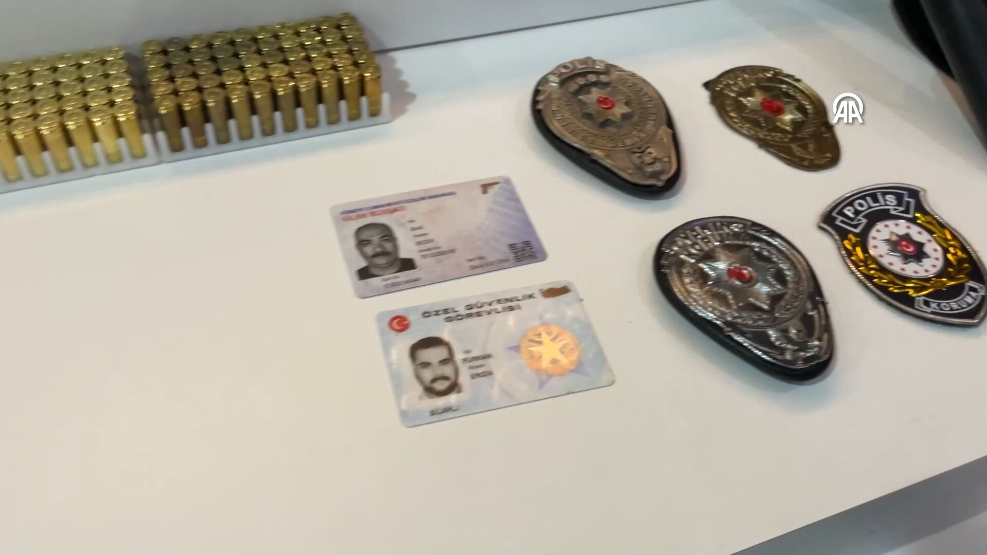 Cesarete bak! İstanbul'da 4 ilçede ortak operasyon... Sahte polisler kıskıvrak yakalandı - 2. Resim