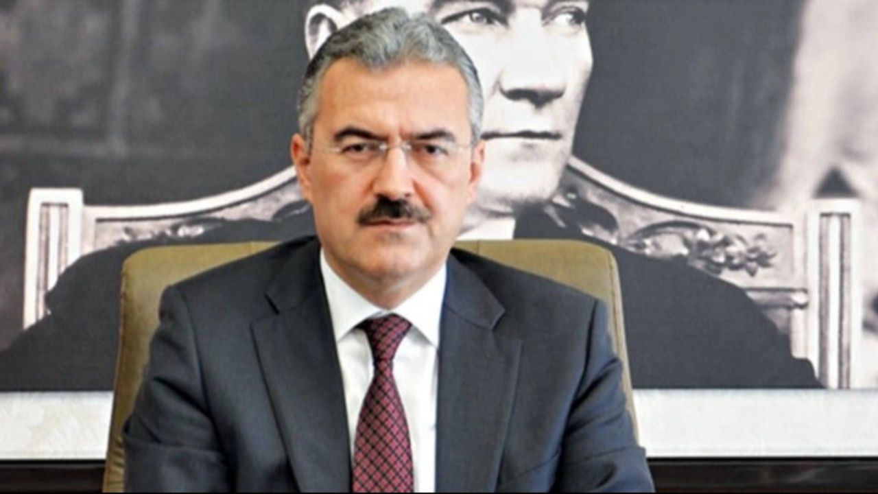 Erol Ayyıldız kimdir? İşte Bursa Valisi&#039;nin mesleki kariyeri ve görev yaptığı yerler