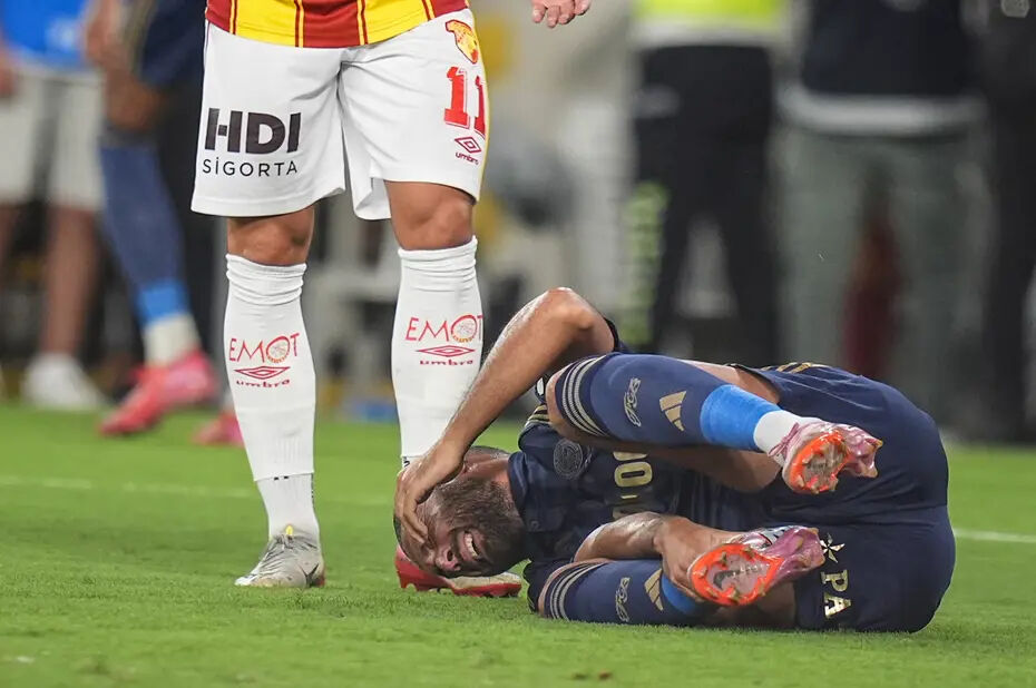 Göztepe maçında sakatlanmıştı: Fenerbahçe'den Cenk Tosun açıklaması - 1. Resim