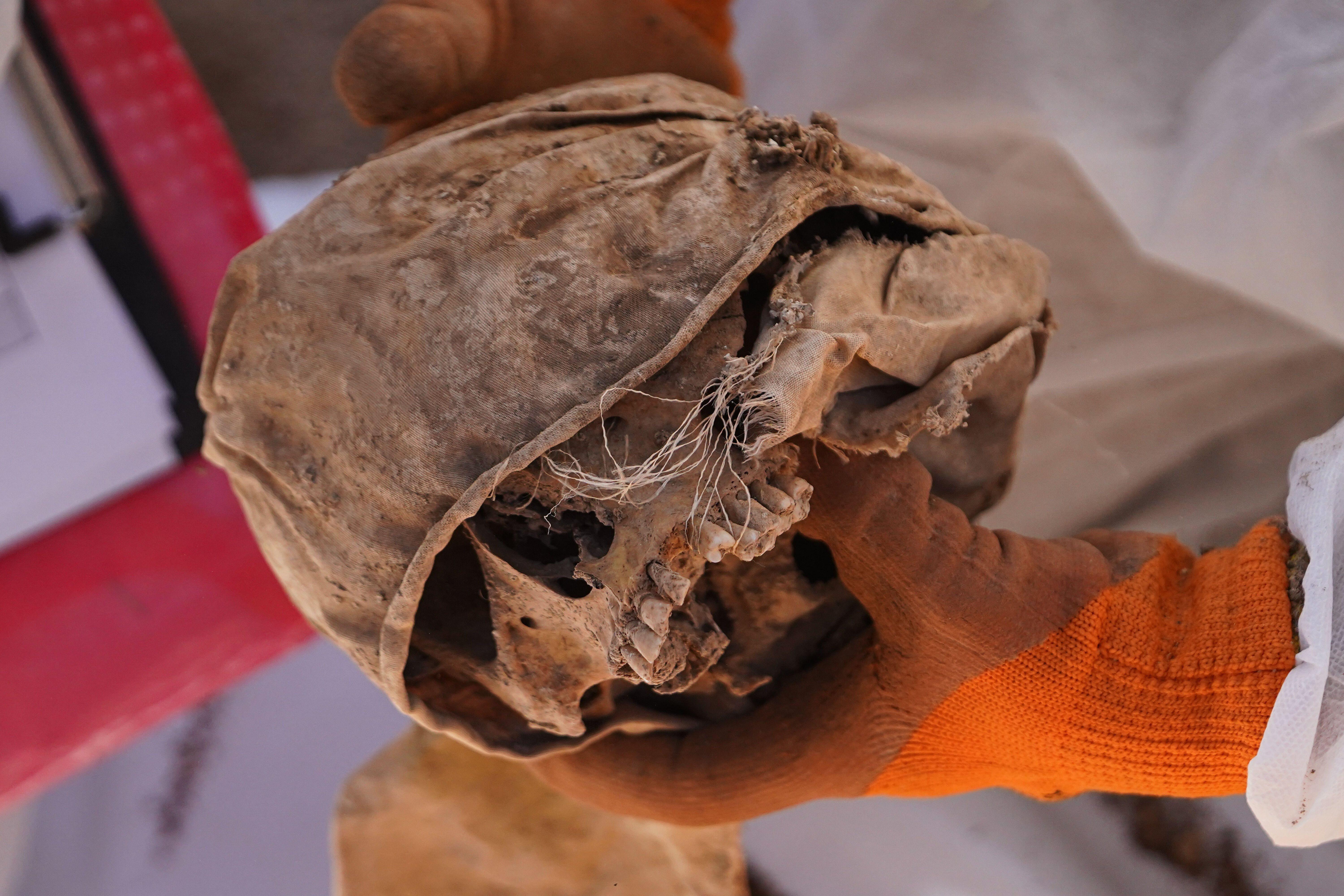 Issızlığın ortasında tüyler ürperten görüntüler! Musul'da toplu mezarlar ortaya çıktı - 5. Resim