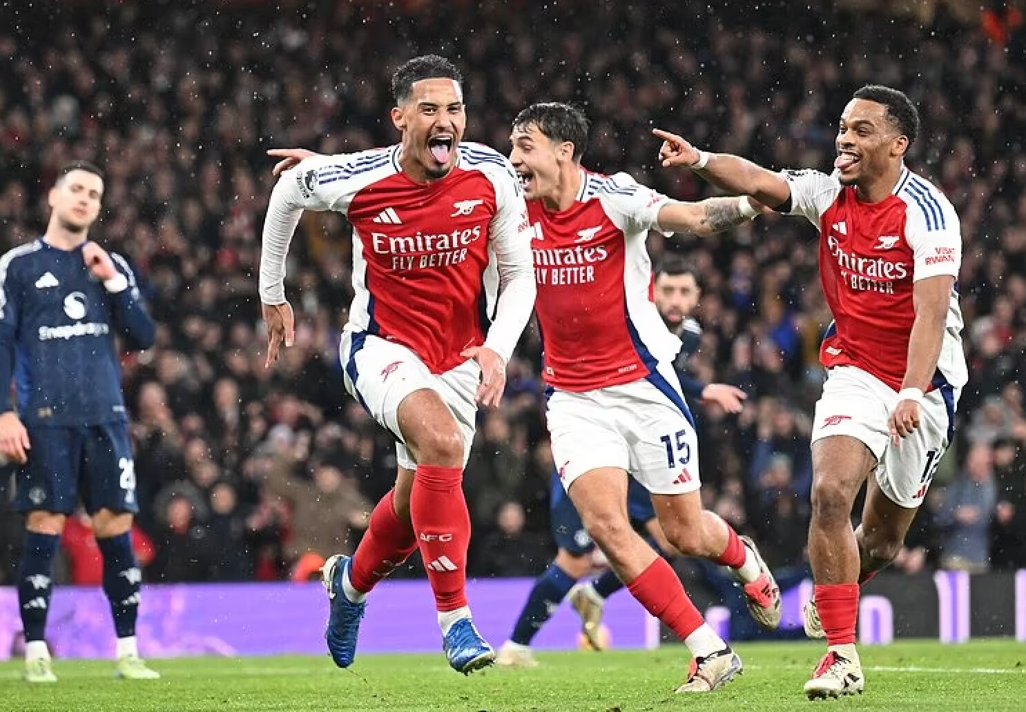 Manchester United-Arsenal maçı canlı yayın nerede izlenir, hangi kanalda? Premier Lig canlı yayın bilgileri netleşti - 2. Resim