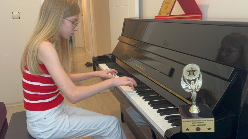 Türkiye'ye adını duyurdu! 9 yaşında lise diploması aldı... En büyük hayalini açıkladı - 1. Resim