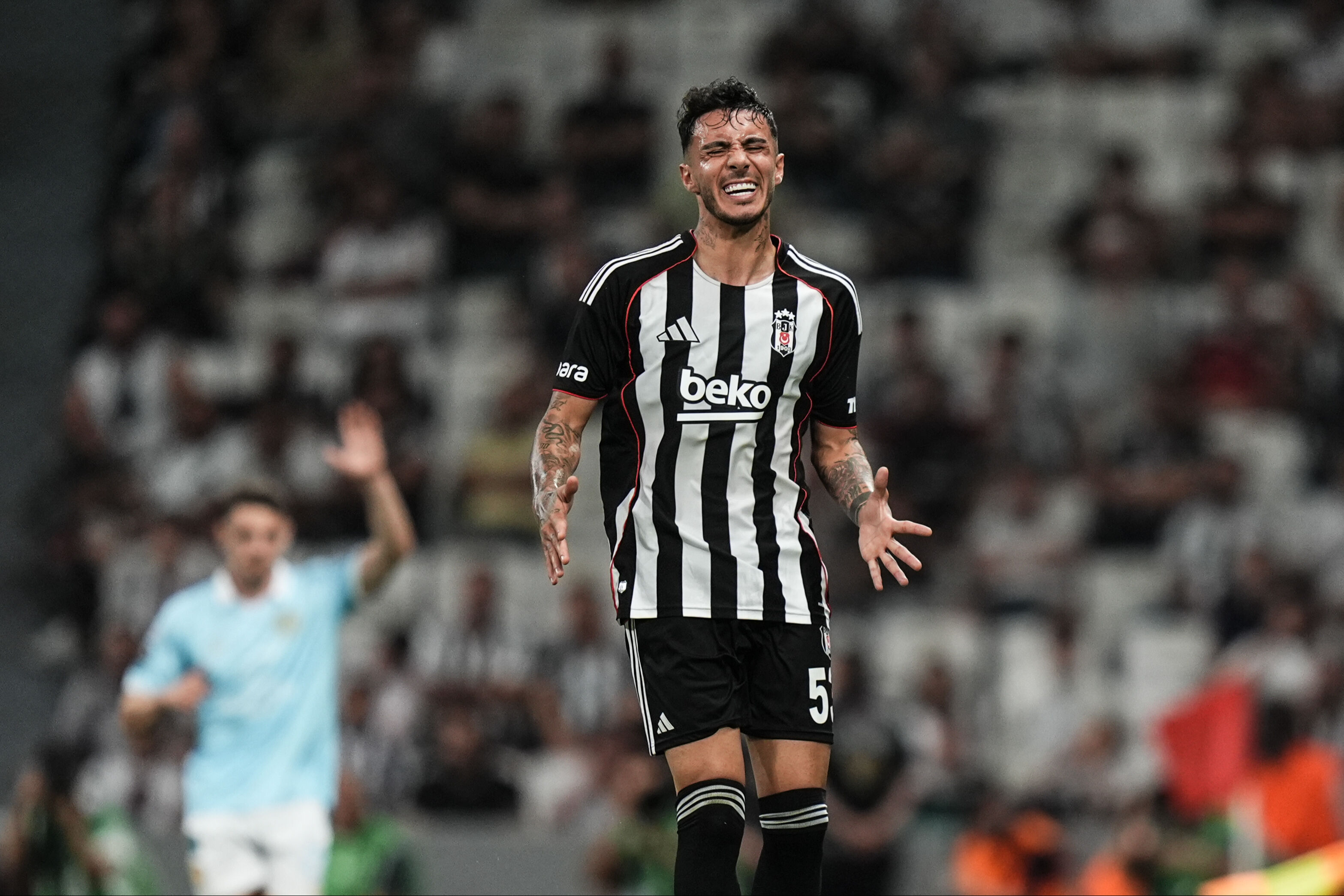 Beşiktaş'ta iki sakatlık birden! Ndidi ve Emirhan maça devam edemedi - 1. Resim