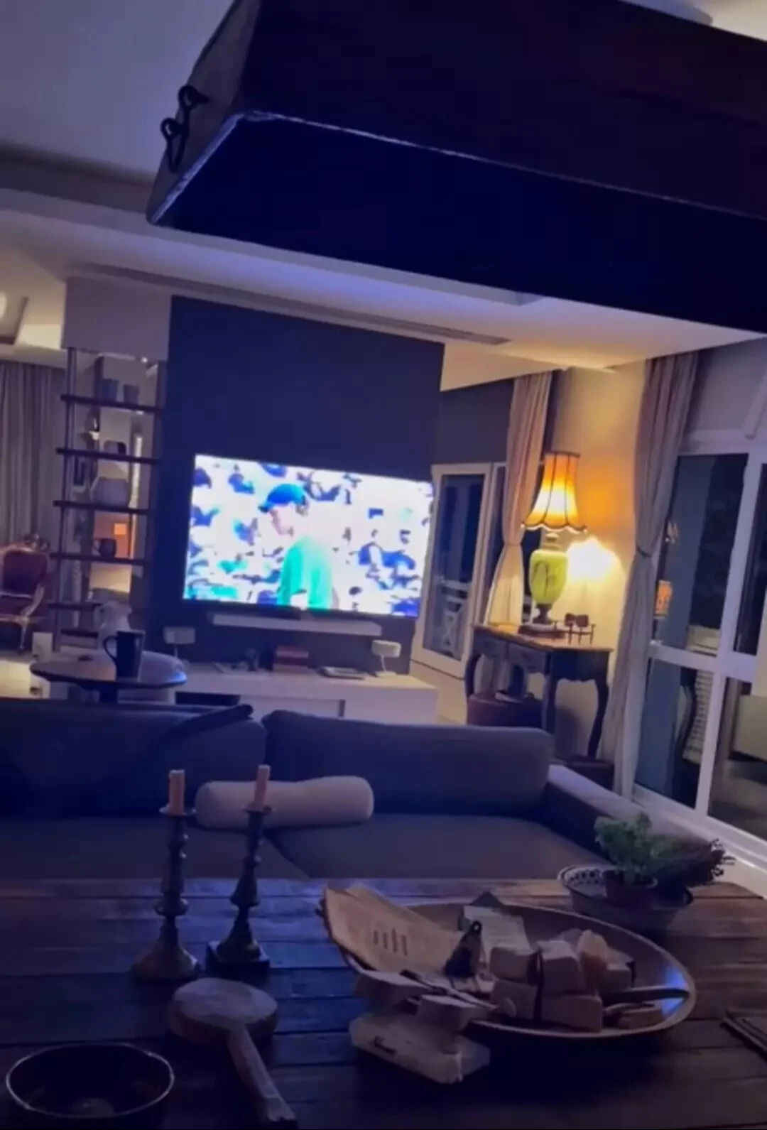 Boğaz manzaralı evinden sonra yazlığı da olay! Hülya Avşar’ın evi gündem oldu - 7. Resim