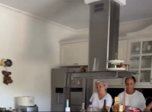 Boğaz manzaralı evinden sonra yazlığı da olay! Hülya Avşar’ın evi gündem oldu - 4. Resim