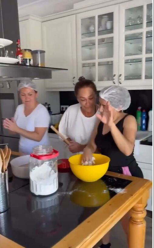 Boğaz manzaralı evinden sonra yazlığı da olay! Hülya Avşar’ın evi gündem oldu - 5. Resim