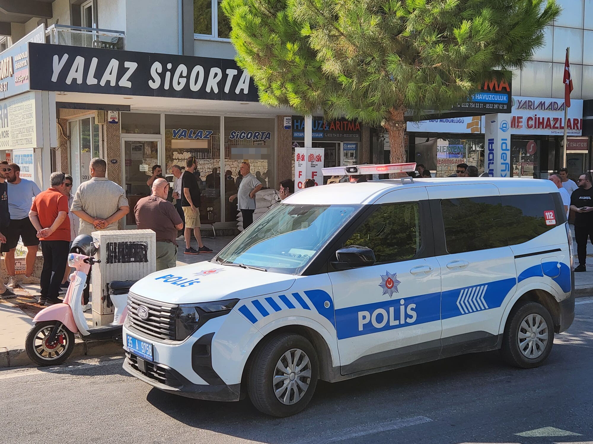 CHP'li başkan adayının iş yerine silahlı saldırı! 3 el ateş edildi, asıl hedef bambaşkaymış! - 2. Resim