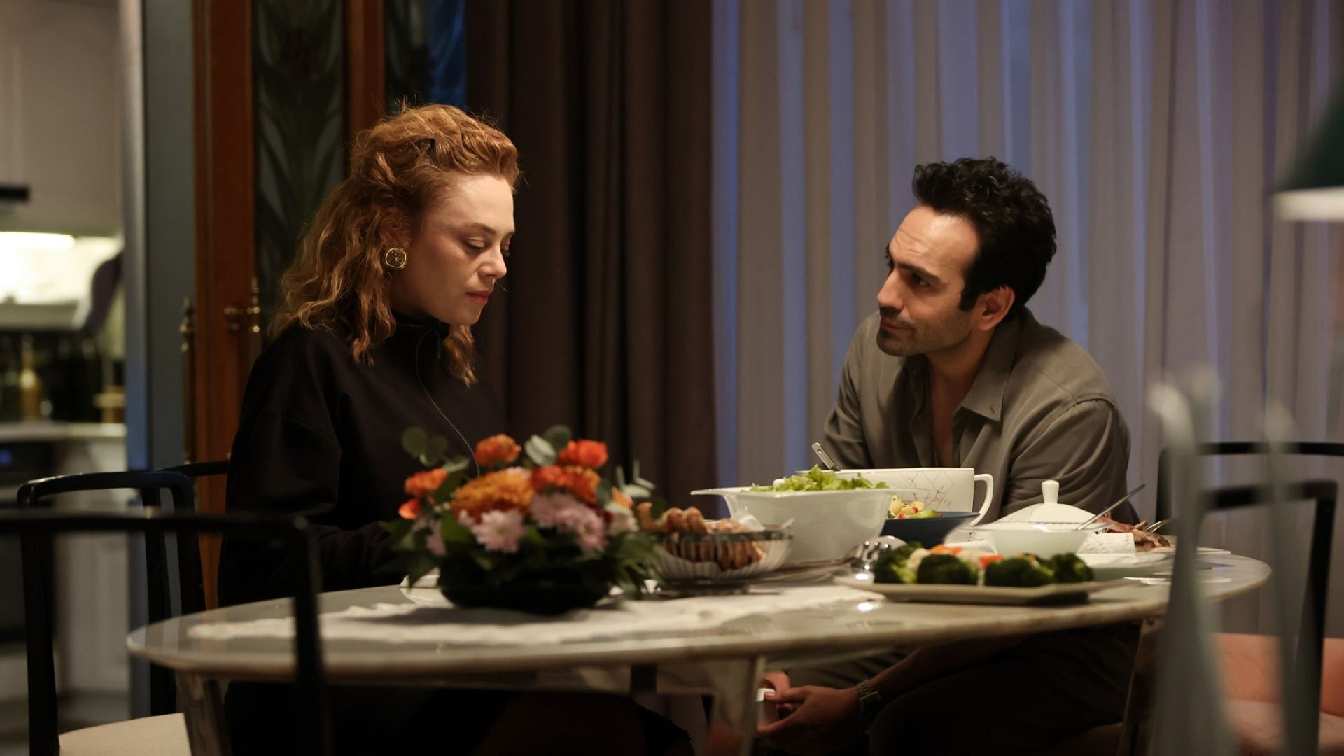 Diziler ne zaman başlayacak? Kızılcık Şerbeti, Bahar, Eşref Rüya, Sahipsizler ve Uzak Şehir yeni bölüm tarihleri - 5. Resim