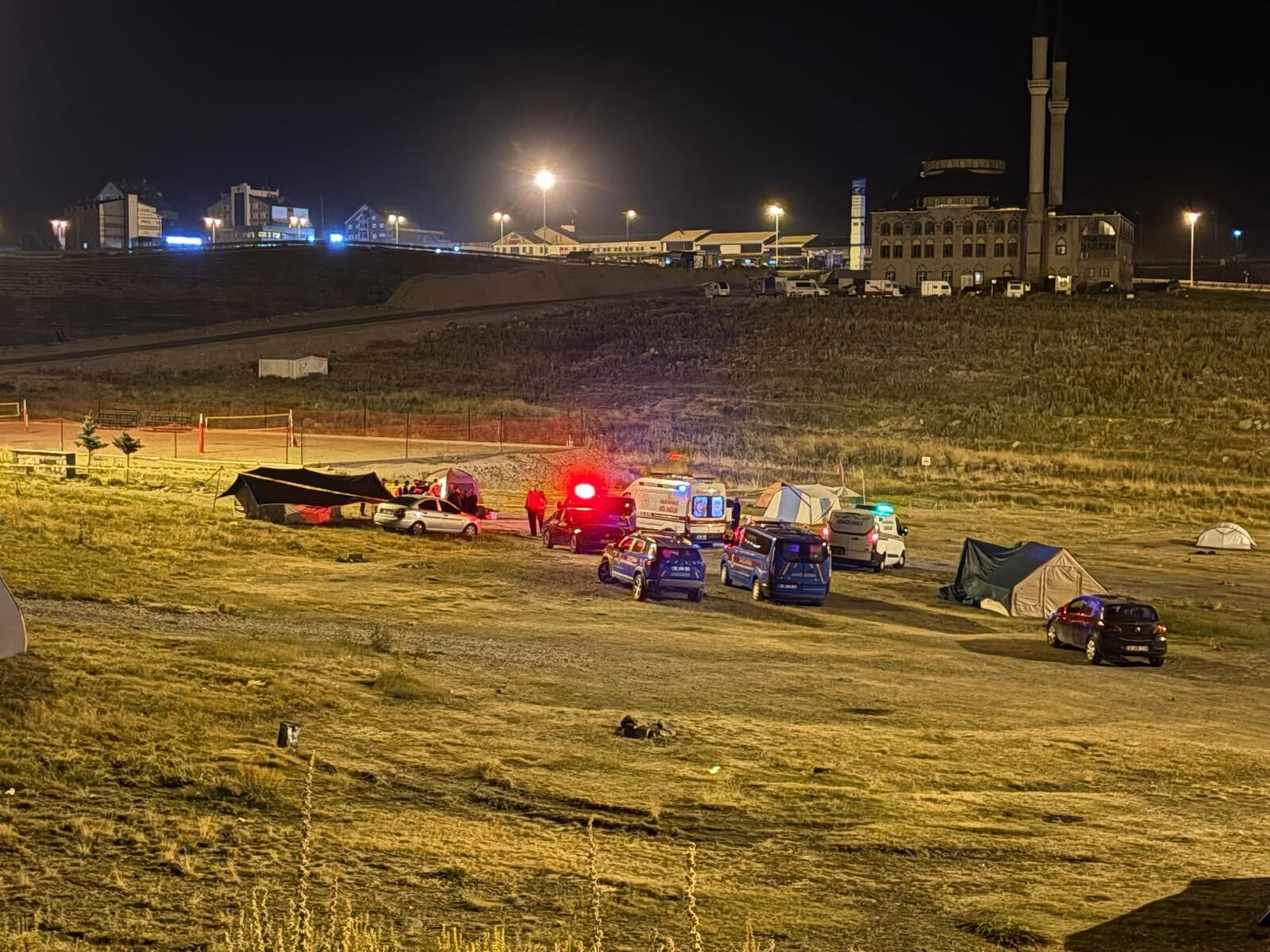 Erciyes Dağı'nda feci olay! Kamp yapan çift çadırda ölü bulundu - 1. Resim