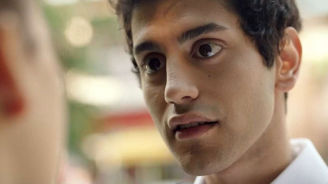 Genç oyuncu İbrahim Yıldız kopan dalın altında kaldı! Olay yerinden görüntüler ortaya çıktı - 4. Resim