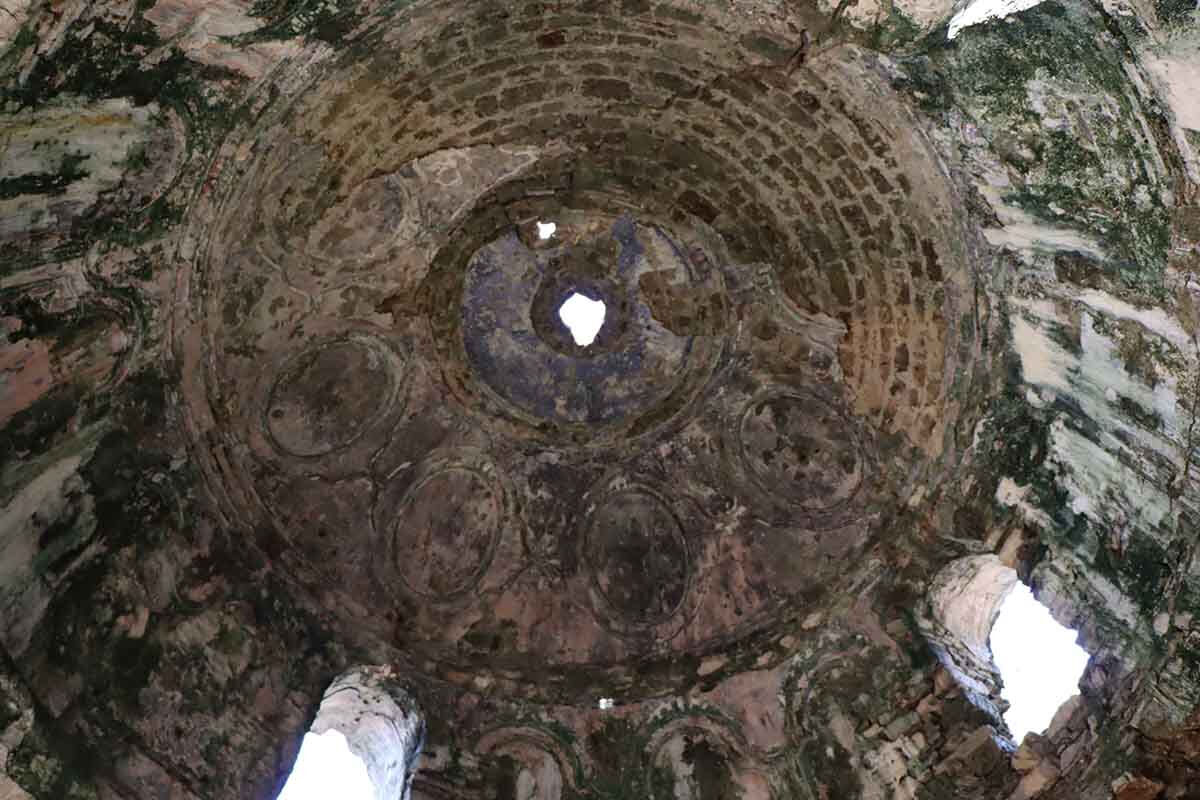 Gizli manastır gezi rotalarının vazgeçilmezi oldu! Gidenleri 900 yıl önceye götürüyor - 2. Resim