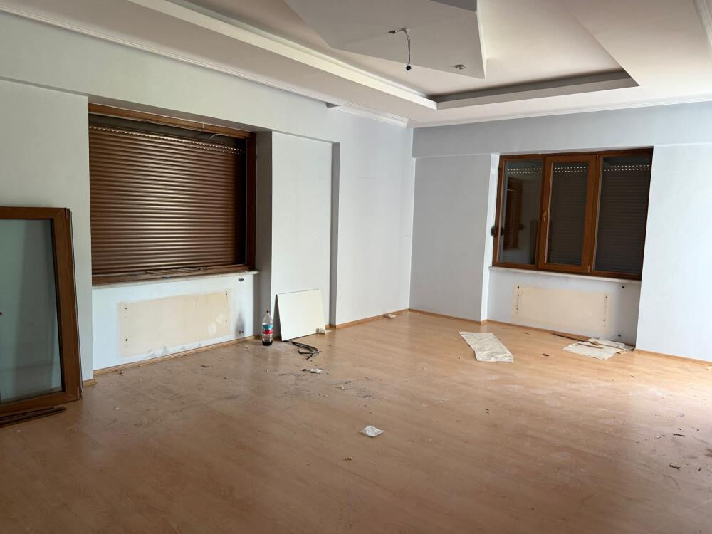 İhale ile aldığı ev kabusu oldu! Eski mal sahibinden ağır hasar... 400 bin lira zarara uğradı - 2. Resim