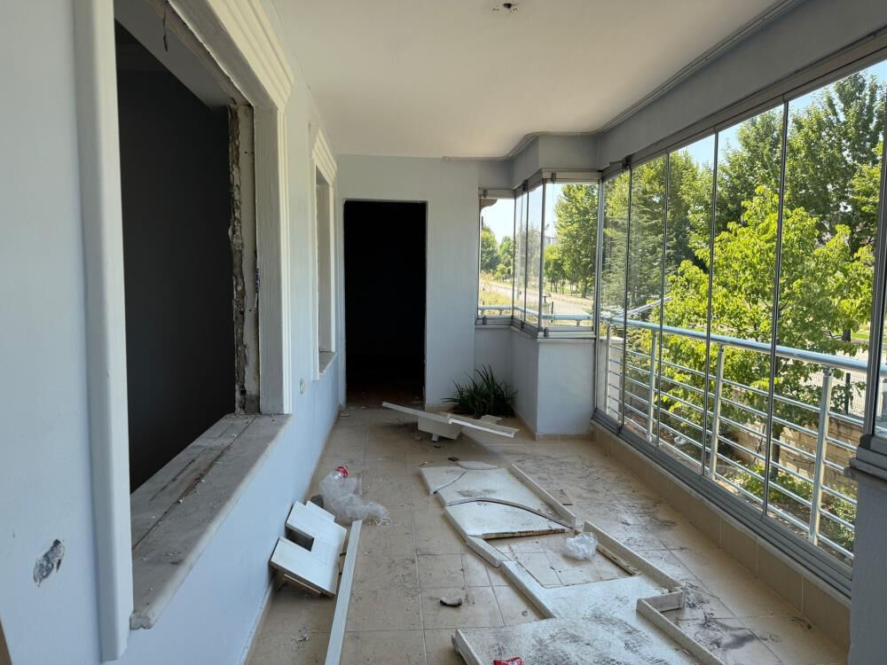 İhale ile aldığı ev kabusu oldu! Eski mal sahibinden ağır hasar... 400 bin lira zarara uğradı - 5. Resim