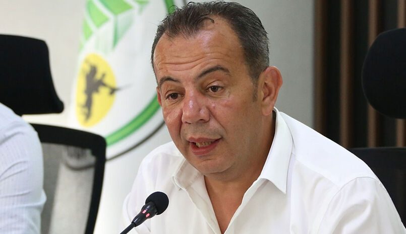 Kumarhanede görüntülenen Tanju Özcan küplere bindi: Mal bulmuş gibi atlama iblis! - 2. Resim