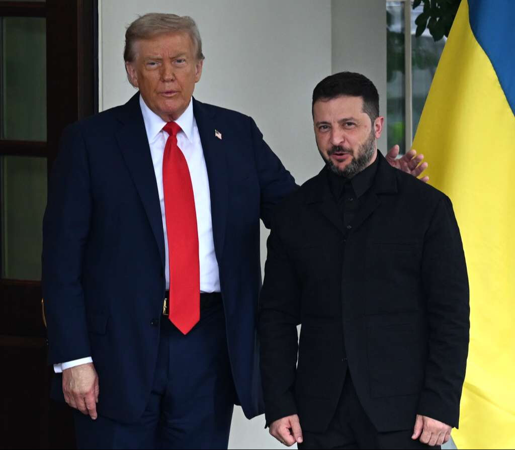 Trump kapıda karşıladı, Zelenskiy'in kıyafetini övdü! İki lider arasında esprili atışma - 2. Resim