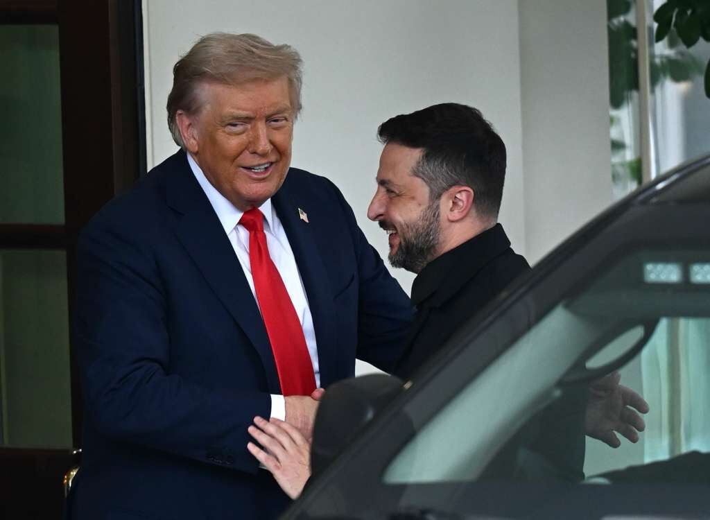 Trump kapıda karşıladı, Zelenskiy'in kıyafetini övdü! İki lider arasında esprili atışma - 16. Resim