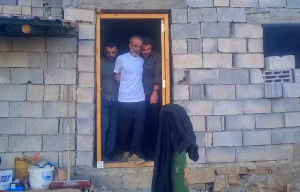 7.5 yıl hapis cezasıyla aranıyordu! Bakın ne iş yaparken yakalandı - 1. Resim