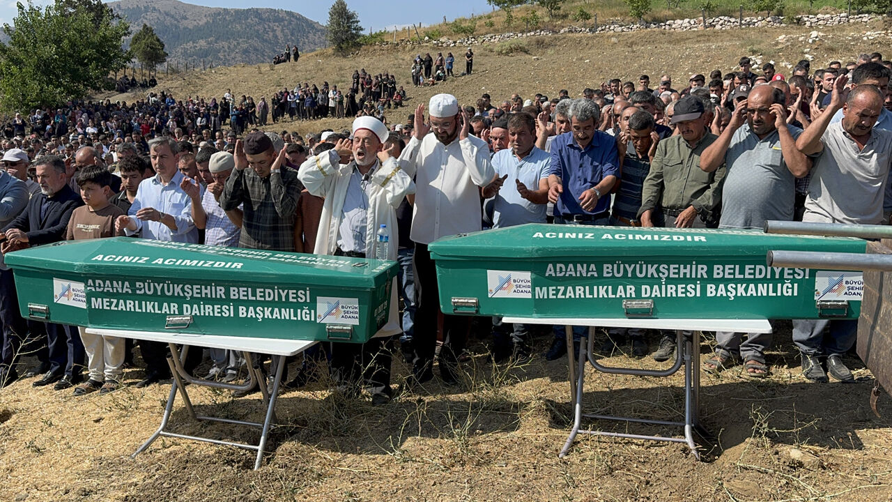 Adana'daki feci kazada can veren 5 kişiye yürek yakan veda! - 2. Resim