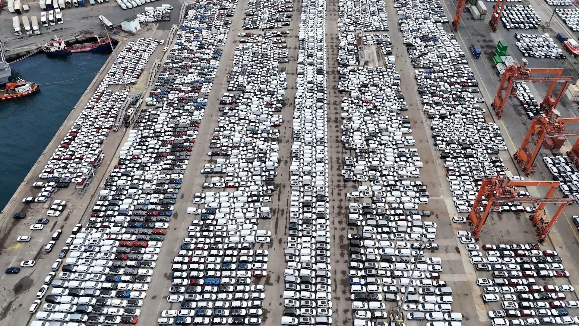 Binlercesi Haydarpaşa Limanı'na geldi! İkinci el araç piyasasında düşüş başlıyor - 1. Resim
