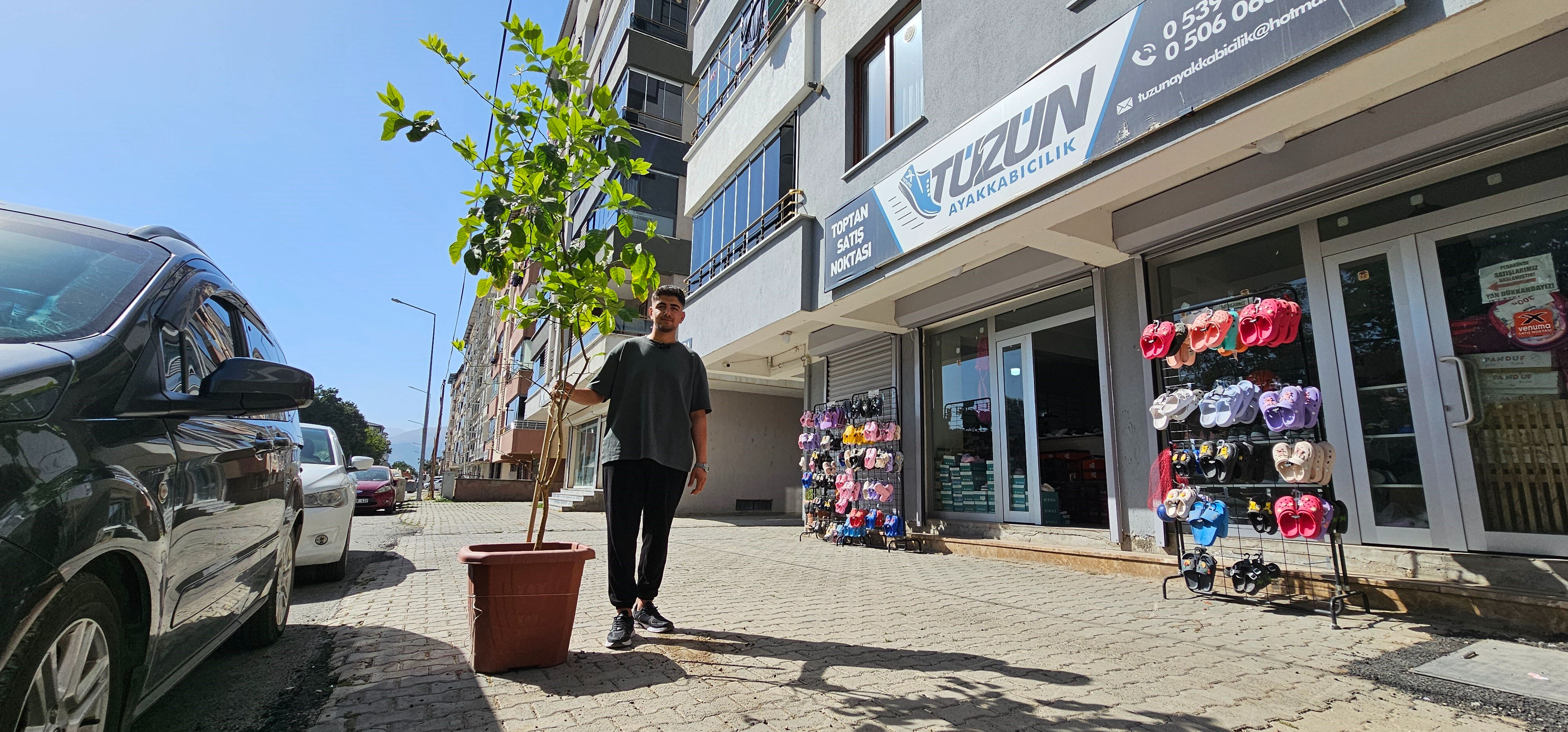 Bitlis'teki ilginç olay kamerada: Hepsi tek tek denedi başaramadı, o direnip kaçtı! - 3. Resim