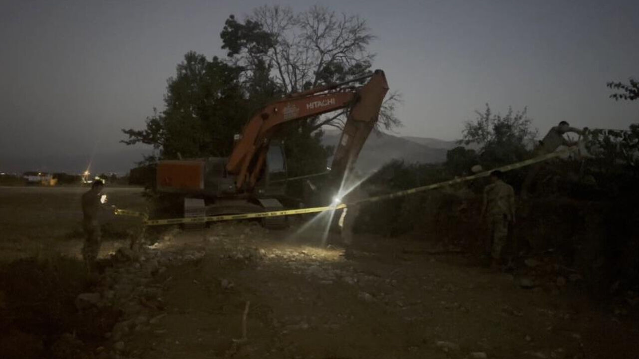 Erzincan'da feci olay! Devrilen ağacın altında kalan yaşlı adam öldü - 1. Resim
