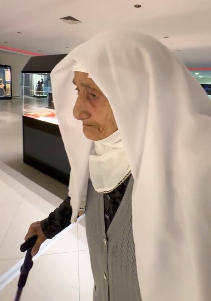 Erzurumlu Şefika nine sözleriyle duygulandırdı: Instagramım da yok, Tiktokum da! - 1. Resim